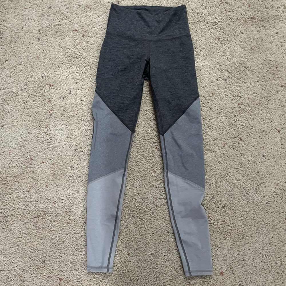 Old navy compression leggings, size xs